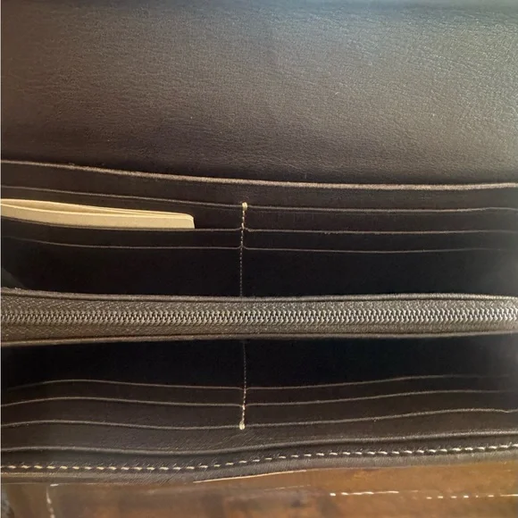 Gucci GG Monogram Canvas Lovely Heart Continental Bifold Wallet - Picture 4 of 16